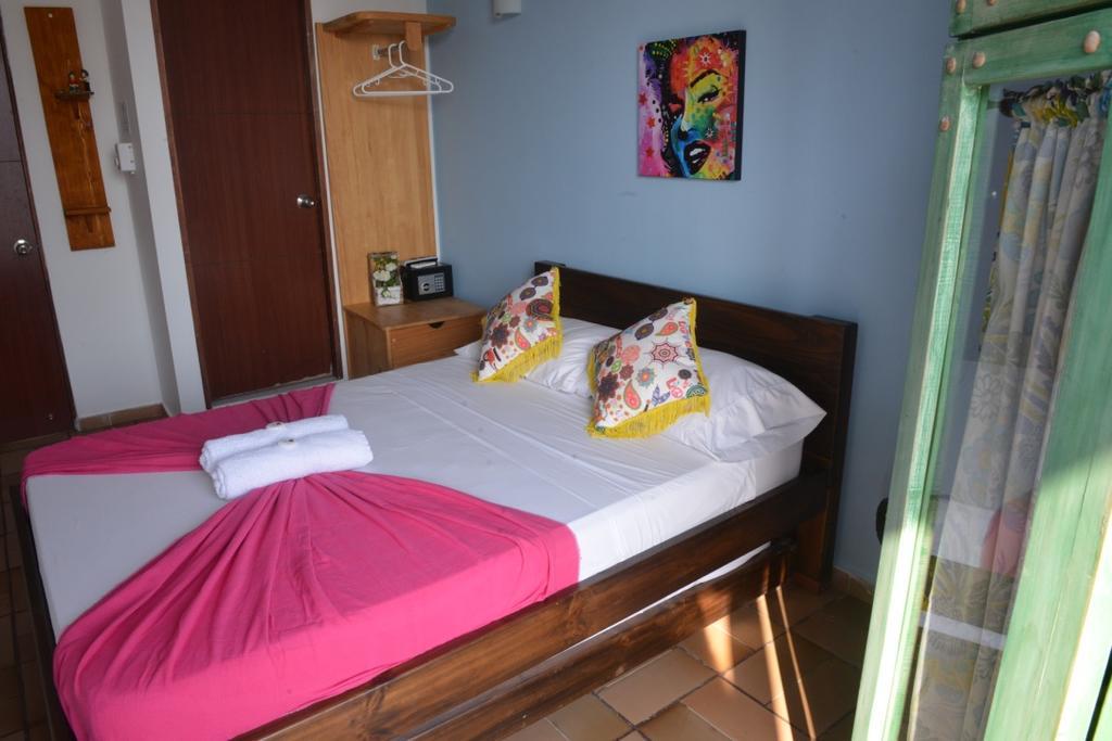 Mi Llave Hostels Cartagena Exterior photo